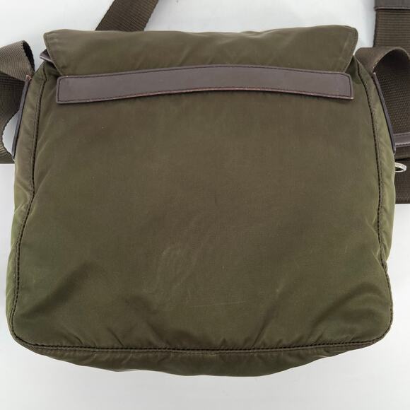 Prada Army Green Nylon Vela Logo Plaque Messenger Bruciato Crossbody Bag - Picture 6 of 14